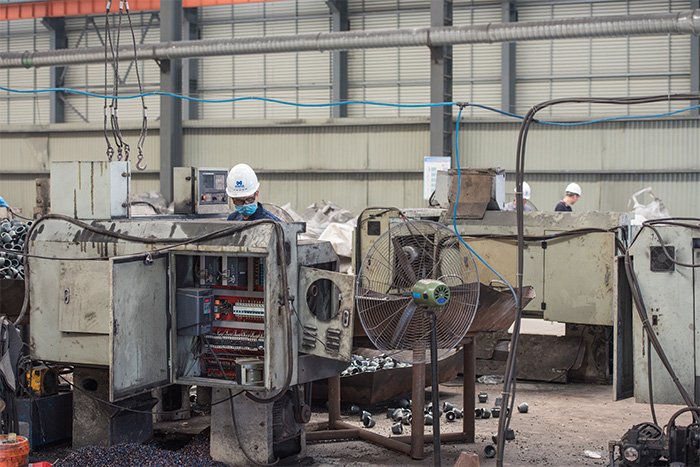 泊头网架配件-锥头加工车间